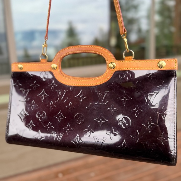 Louis Vuitton Vernis Roxbury Drive Amarante Patent Leather Shoulder Bag - Picture 5 of 16